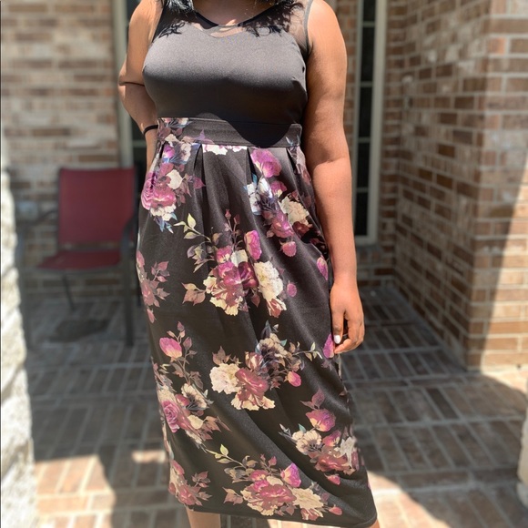 Dress - Picture 3 of 3